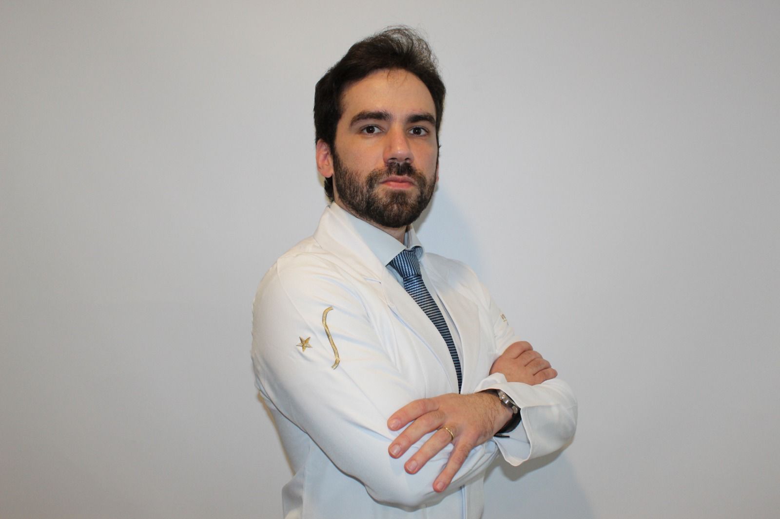 Dr. Vinicius Tabatinga — Oftalmologista especialista em blefaroplastia em São Paulo